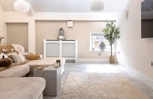 Lux Two Bedroom Home & Terrace in Stamford Centre - Foto 1