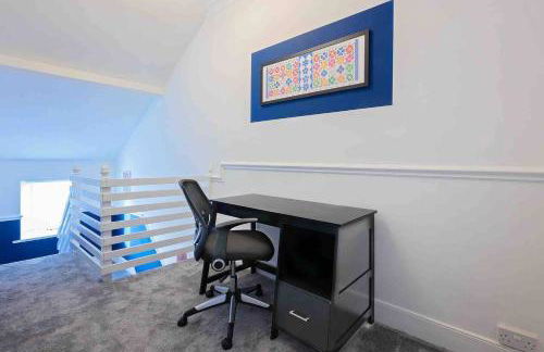 Stanley-3 Bdrm House Ideal for Contractors Near Beach - Foto 6