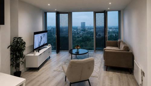 Modern 2 Bed Penthouse with Stunning views in Manchester City Center - Photo 2