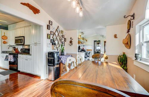 Storybook Craftsman Home with Private Hot Tub! - Foto 7