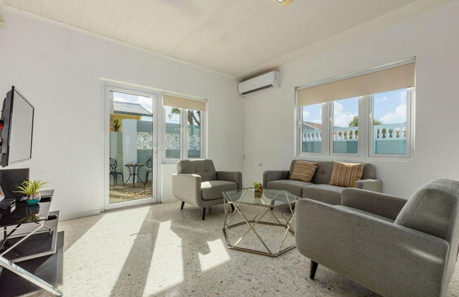 3BR Home w Pool in Downtown 5min Walk 2 Beach - Foto 6