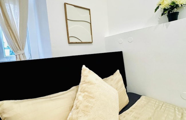 Elegant 5BR Home Ideal for Families - Foto 17