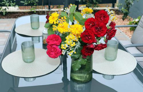 New luxury air-conditioned apartment, with jacuzzi, free parking and gardens - Foto 21