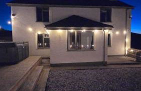 Cwm Uchaf Holiday Home, hot tub and horse view! - Photo 1