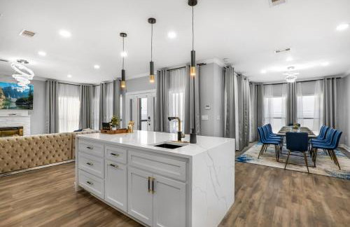 Waterfront Home with Views - Hot Tub & Movie Theatre - Foto 8