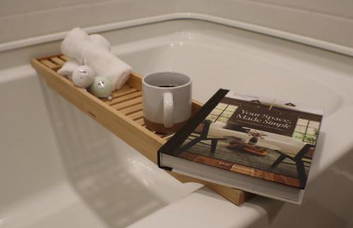 1BR Retreat Near Walmart Campus & AMP U of A - Foto 29