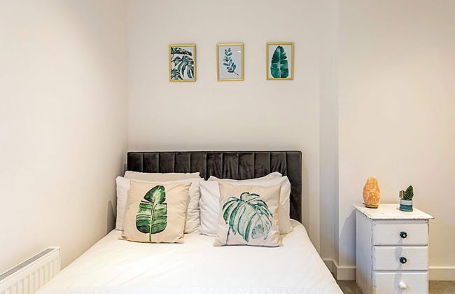 Quiet and Spacious Four Bedroom House - Foto 16