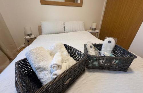 Misk Homes #3 Near Heathrow Airport, shops & Brunel University - Free Parking - Foto 11