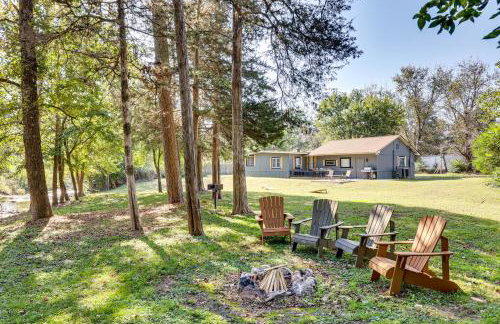 On-Site Creek and Spacious Yard Family Gem in Royal - Foto 1