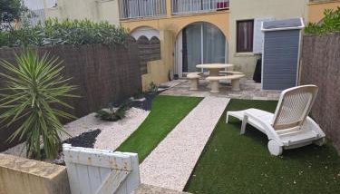 Appartement T2 avec son rez de jardin de 40 m2 5 couchages 250m de la plage et 15km de l'Arena - Foto 3