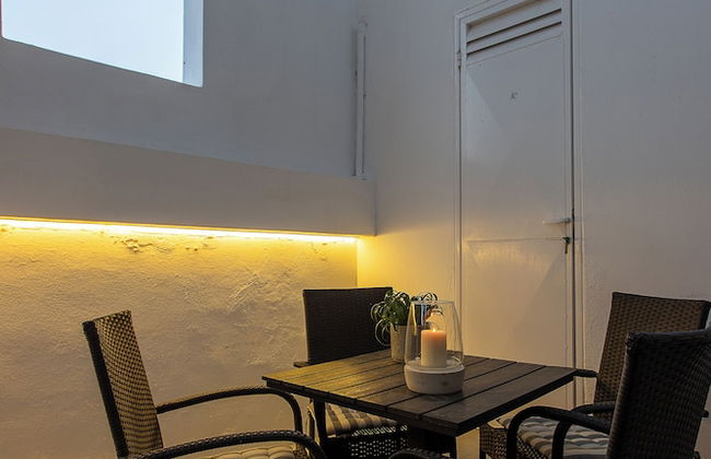 Santorini Villatzio Suites - Photo 35