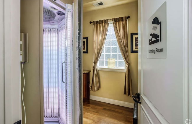 New Stylish 1BR Apt With Heated Pool Gym Yoga Studio - Foto 48