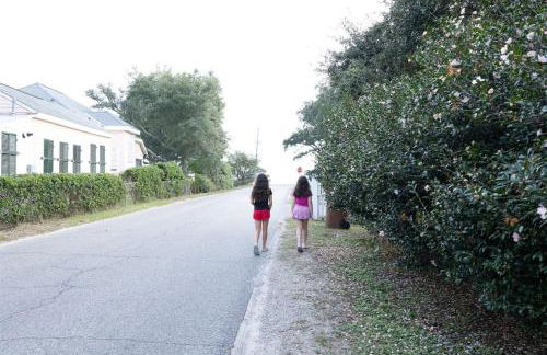 Seaside Veranda 7 - Steps to Beach, Pet-Friendly, Pool, Fast WiFi - Foto 30