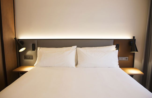 Prisma Suites - Photo 12