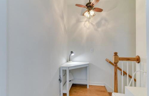 Walk to Beach Family Home with Patio in Galveston - Foto 13