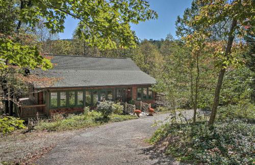 Riverfront Tallulah Falls Cabin with Hot Tub! - Foto 42