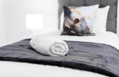 Stylish Apartment - 2 Bedrooms - Balcony - Parking - Netflix - Wifi - 7MC - Foto 21