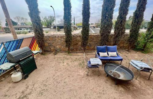 2 bed with Washer and Dryer, pets ok, 5 min to Farmers Market - Foto 21