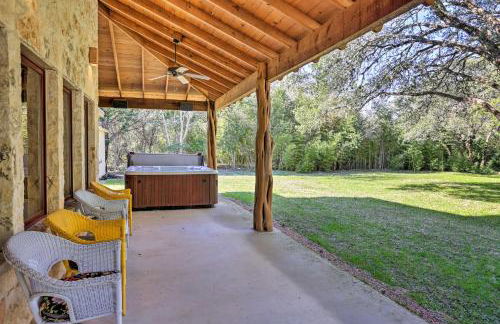 Riverfront Blanco Home with Shaded Porch and Hot Tub - Foto 20