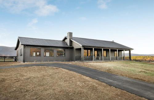 Luxe, Mountain VIEWS, Sauna, HotTub, Pups - Foto 24