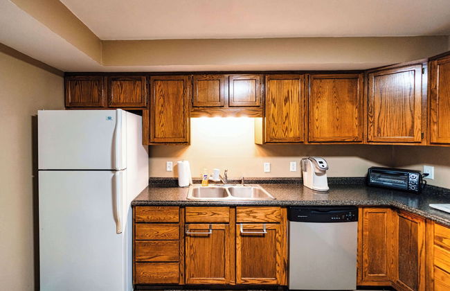 Osage Beach Getaway Lake Views Pet Friendly! - Photo 16