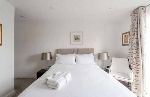 Modern, fully furnished apartment with ensuite, private balcony and elevator in Notting Hill - Foto 4