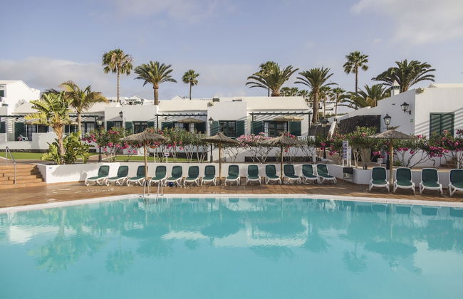 Aparthotel ILUNION Costa Sal Lanzarote - Photo 1