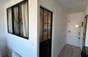 Cosy T2 climatisé sur le port à 5min de la mer parking privé linge de bain et de lit fournis - Foto 19