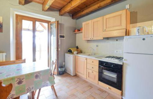 1 Bedroom Nice Apartment In Loiano - Photo 13