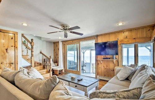 Oceanfront Cape Cod Home with Porch, Yard and Grill! - Foto 5
