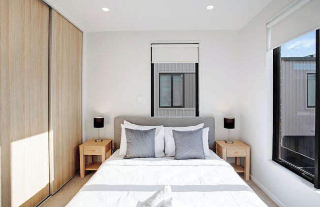 Urban Vogue Escape with Parking- Air-con - Photo 1