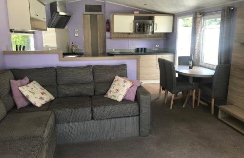 Poppy at Oakdene Forest Park - Foto 34