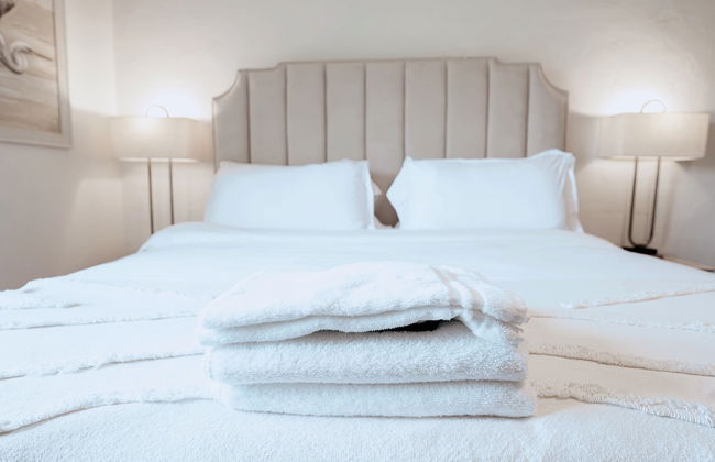 Cozy 6BR Home Near Plaza Dist -sleeps 15 - Photo 30