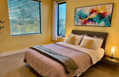 Upscale Modern Hill Country Home! Has it ALL! - Foto 42