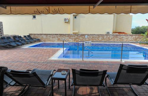 Apartments with swimming pool Caska, Pag - 3085 - Photo 8