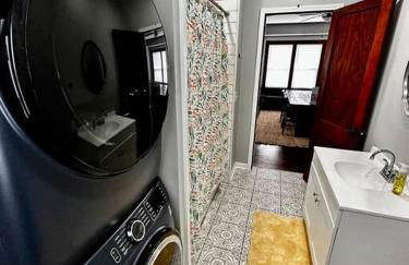 Mrs. Hughes Cottage - 2 bedroom House w/ parking - Foto 10