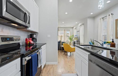 3BR Duplex - Walk to Bishop Arts - Fenced Yard - Foto 16