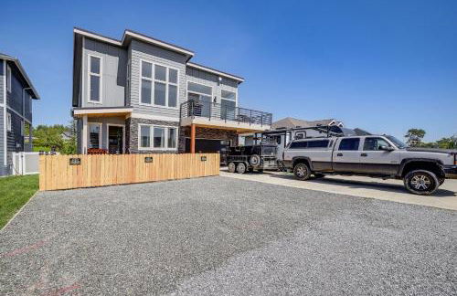Sleek Ferndale Home with Ocean and Mountain Views! - Photo 27