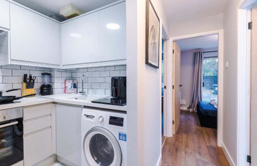 Long Stays Offers , New 2 Bed APT , Sleeps 3 , Wigan , Perfect for Relocations , Contractors , Families - Photo 20