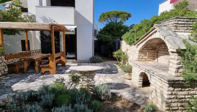 Apartment Mirna - Photo 1