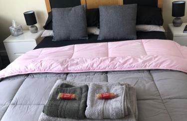 All March 70 pounds per night with 3 nights minimum stay - Foto 1