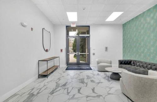 Urban Retreat - Free Parking, WiFi, Walk to Stadium - Foto 63