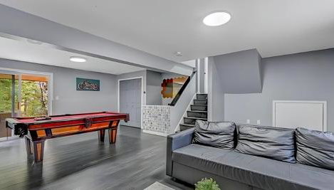 Peaceful Pocono Home with Hot Tub, gym, & office - Foto 2