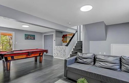 Peaceful Pocono Home with Hot Tub, gym, & office - Foto 2