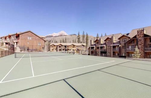 Mountain Condo w Views, Balconies and Fireplace - Foto 36