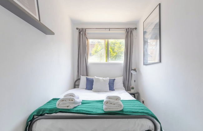 Lovely 4 Bed House w Garden, 1 Stop to Waterloo - Foto 18