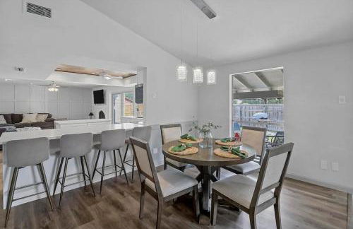 Stylish Retreat, Large Pool! Pet & Family Friendly - Foto 5