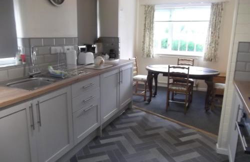 Hall Dale View near Matlock & Peak District - Photo 20