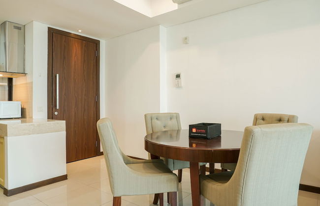 Homey with Private Lift 2BR Apartment at St. Moritz Puri near Mall - Foto 7