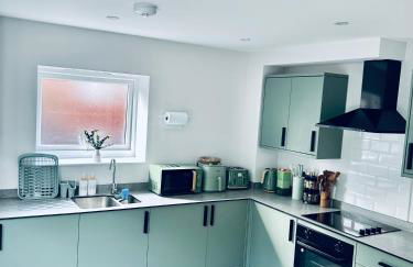 Dover Ferry Apartments x 2 Sleeps 10 with parking and castle views - Foto 16